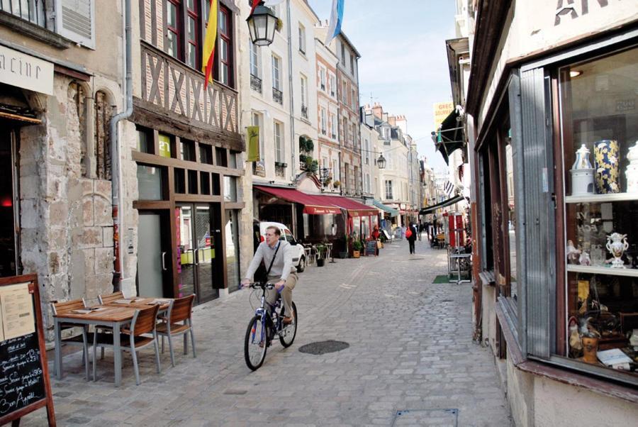 Porte Bourgogne Orléans Exterior photo